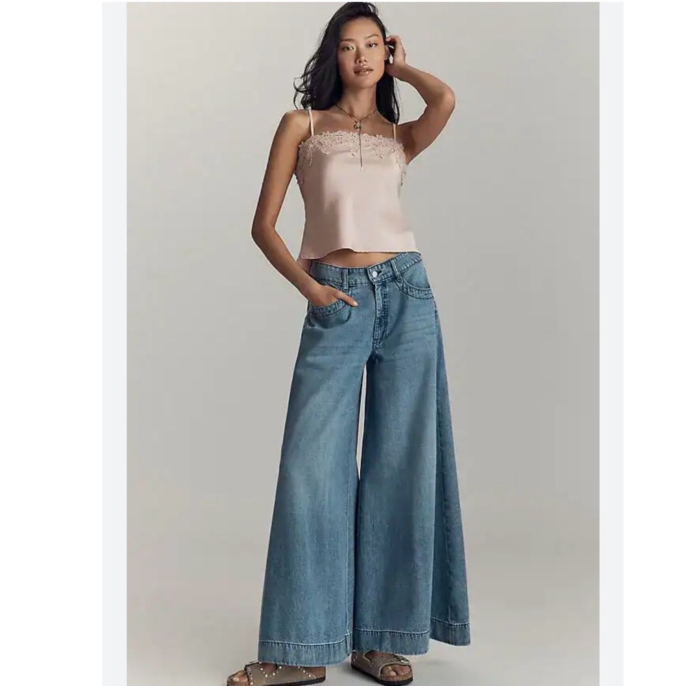 Mid-Rise Super
-Wide-Leg Jeans 
COLOR - Blue
NWOT